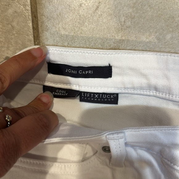 NWT! NYDJ White Joni Relaxed Denim Capri Jeans 4 Not Your Daughter's Jeans - Picture 6 of 9